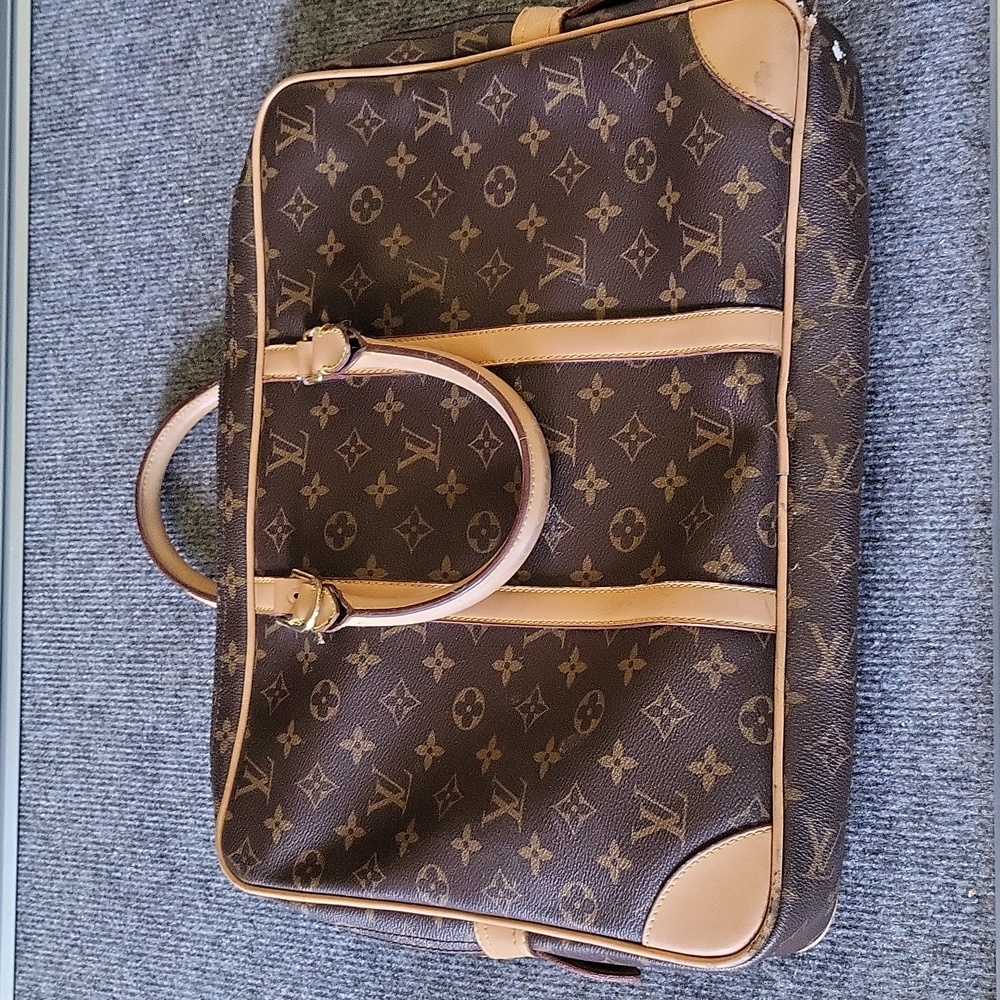 LV Logo briefcase damaged. Peefect For Crafting